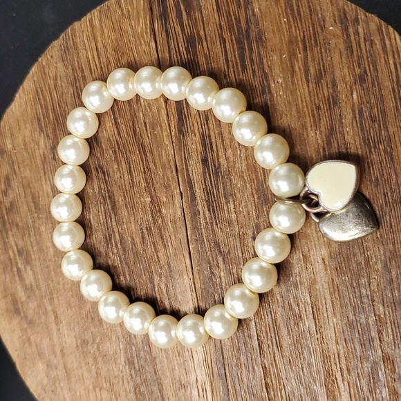 Heirloom Romantic Pearl Heart Bracelet  B3202 - Picture 1 of 2